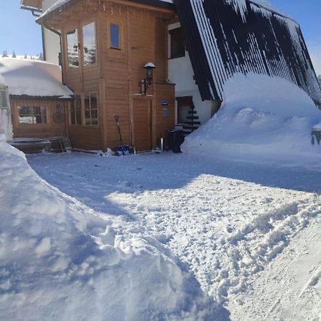 Guest House Alpha Ski Camp Яхорина Экстерьер фото