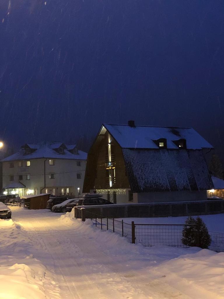 Guest House Alpha Ski Camp Яхорина Экстерьер фото